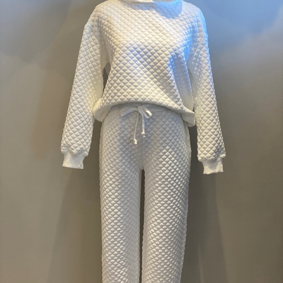 Quilted Hoodie & Jogger Set – White - Picture 3 of 3
